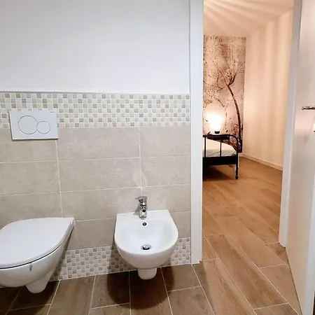 Via Guareschi Гостевой дом