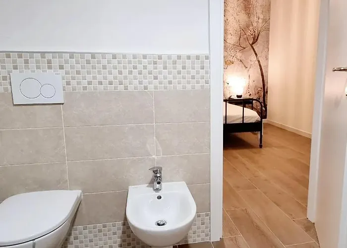 Via Guareschi בית הארחה